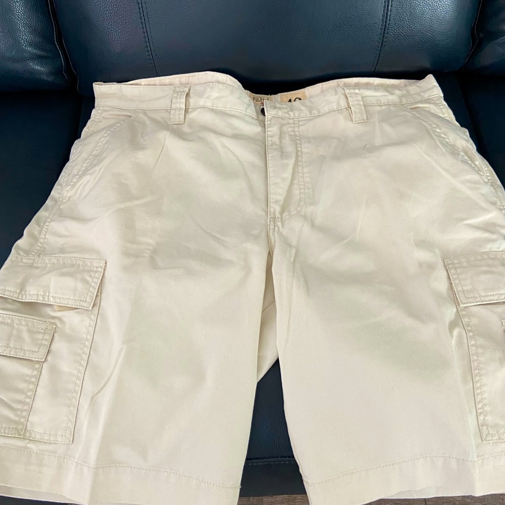 MEN’S REDHEAD KHAKI CARGO SHORTS.